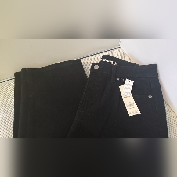 No Boundaries Women's Size 8 High Rise Straight Leg Jeans Black Wash - Picture 4 of 6